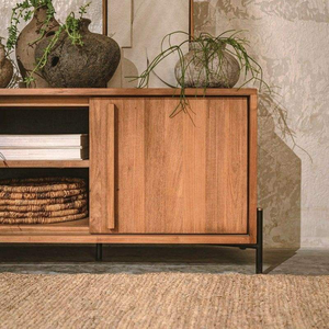 Elegante Mueble de Entretenimiento para Sala de Estar, Fabricado en Madera Sólida con Puertas Talladas Detalladas y Amplio Espacio para Equipamiento - Product Image 5