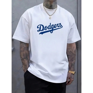 T-shirt da uomo casual in cotone 100% con logo Dodgers blu navy scritto a mano, vestibilità ampia e traspirante, che onora l'eredità classica del baseball - Product Image 1