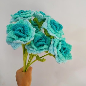 Ramo de Rosas Artificiales Tejidas a Mano con Lana Yiwuhuashen -C134, Romántico y Duradero de 3 a 5 Años para Novia o Enamorada - Product Image 4