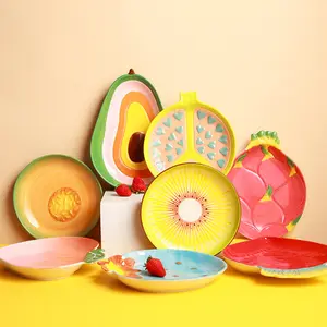 Platos de cena de diferentes formas de frutas personalizados de alta calidad platos de cerámica de aguacate melocotón encantadores para ensalada