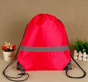 Mochila Deportiva Promocional de Nailon 100% con Logotipo Personalizado, para Gimnasio, Publicitaria, con Cordón y Cinta Reflectante, 30-40L - Product Image 3