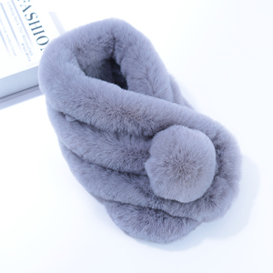 Écharpe <span class=keywords><strong>en</strong></span> fausse <span class=keywords><strong>fourrure</strong></span> unie tendance pour femme, douce et confortable, avec pompon, idéale pour le quotidien - Product Image 4