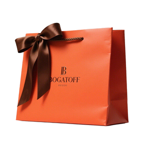 Sac en papier personnalisé de luxe pour bijoux, petit format, gris, noir, blanc, avec logo et couleur dorés - Product Image 3