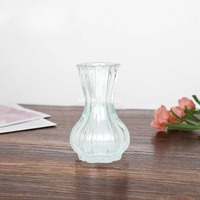 Mini Vase de Table en Verre Vintage Set 3 Pièces 6 Pièces 12 Pièces Petit Vase Transparent Convient pour la Décoration de Table de Mariage