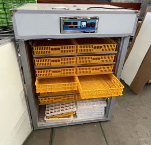 Équipement automatique économiseur d'énergie d'incubation d'oeufs avec la capacité d'oeufs 528-10000 comprenant les boîtes d'oeufs isolées - Product Image 2