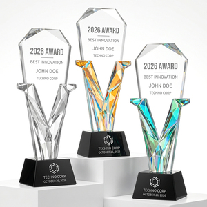 Trofeo <span class=keywords><strong>de</strong></span> Cristal Personalizado en Forma <span class=keywords><strong>de</strong></span> V, Premio Iridiscente Arcoíris, Placa Grabada Personalizada, Regalos para Campeones <span class=keywords><strong>de</strong></span> Innovación Corporativa - Product Image 1