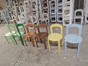 Sedia Rey <span class=keywords><strong>in</strong></span> <span class=keywords><strong>Legno</strong></span> Massello di Colore Unico, Design Retrò Mid-Century, Impilabile con Schienale, per Caffè e Ristoranti - Product Image 2