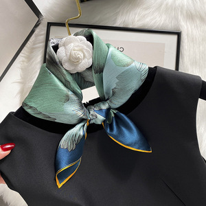 Sciarpa morbida con collo di lusso 100% di Design in seta foulard Bandana regalo quadrato scialle di cavallo sciarpa di seta Hijab per donna - Product Image 2