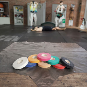 <span class=keywords><strong>Cinta</strong></span> de dedo atlética de algodón personalizada de 0,3 pulgadas <span class=keywords><strong>para</strong></span> <span class=keywords><strong>Jiu</strong></span> <span class=keywords><strong>Jitsu</strong></span> escalada BJJ Protección deportiva pegamento de óxido de Zinc patrón de impresión de logotipo - Product Image 2