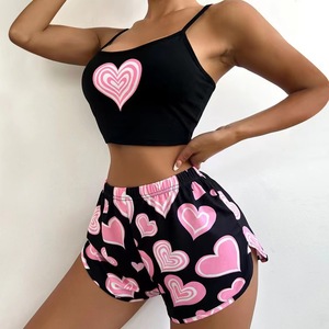 Ensemble de pyjama en deux pièces, style européen et américain, qualité export, short et camisole, imprimé cœurs roses, doux et confortable. - Product Image 3