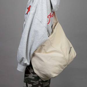 사용자 정의 조정 가능한 어깨 스트랩 크로스 바디 캔버스 가방 편지 인쇄 면 캔버스 쇼핑 토트 백 지퍼와 포켓 - Product Image 3