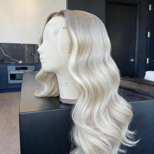 Perruque Lace Front HD Transparente 13x4 Sans Colle Respirante Cheveux Remy Cambodgiens Blond Cendré Ondulés pour Femmes Vente en Gros - Product Image 2