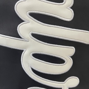 <span class=keywords><strong>Pantaloncini</strong></span> in Pelle da Uomo Personalizzati Guangzhou Shangshang, Stile <span class=keywords><strong>Streetwear</strong></span>, Lunghezza Sotto il Ginocchio, con Patch Ricamate e Borchie - Product Image 4