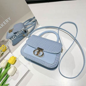 2025 nuevos bolsos cruzados de moda para mujer, bolsos de mensajero de cuero PU para mujer con cierre, bolsos con solapa para mujer - Product Image 3