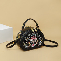 Sac bandoulière nouvelle collection printemps, design brodé, style de niche, sensation haut de gamme, sac à main, sac à bandoulière minimaliste de style chinois