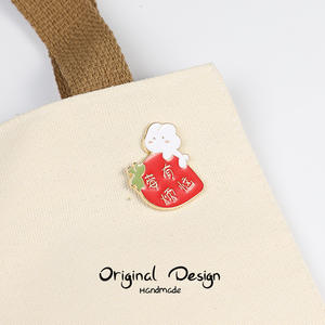 良い意味を持つフルーツの形をしたバッグブローチピン、かわいいカートンに入ったイチゴ、スイカ、オレンジ、梨、柿、ウサギのブローチを娘に贈ります - Product Image 5