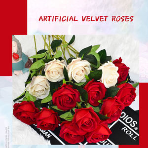 ดอกไม้ประดิษฐ์กำมะหยี่สัมผัสจริงหรูหราสีแดงกุหลาบสีม่วง DIY <span class=keywords><strong>ช่อ</strong></span>ดอกไม้งานแต่งงานของตกแต่งบ้านคริสมาสต์ขายส่ง - Product Image 3