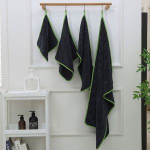 Serviette de lavage de voiture double face tressée, absorbante, sans peluches, pour le nettoyage des surfaces. - Product Image 4