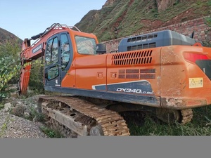 รถขุดมือสอง DOOSAN DX340LC-9C 34 ตัน เครื่องยนต์ Doosan ปั๊มไฮดรอลิก Doosan Mottrol วาล์ว KYB ชั่วโมงการใช้งานต่ำ สภาพ 90% ใหม่ ราคาแข่งขัน ปี 2023 - Product Image 1