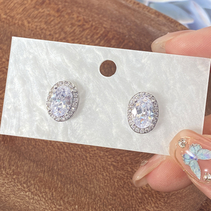 ต่างหูรูปทรงไข่ วินเทจ หรูหรา ประดับเพชร สำหรับผู้หญิง ชุบโรเดียม - Product Image 1