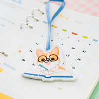 Marque-page en peluche Corgi mignon personnalisé avec ruban bleu Design vif Tissu de haute qualité idéal pour les étudiants amateurs de livres