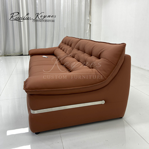 Canapé inclinable 3 places en cuir véritable Keynes, dossier capitonné, accoudoirs rembourrés, structure en bois massif, inclinaison manuelle, mobilier de salon - Product Image 4