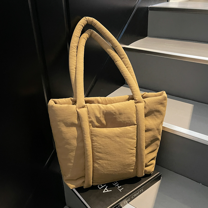 กระเป๋าโท้ทพัฟเฟอร์ (30*38*12 ซม. 300 กรัม) - สี 2