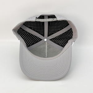 Casquette de sport imperméable grise vierge personnalisable avec logo pour homme, perforations découpées au laser, idéale pour le golf et la course à pied - Product Image 5