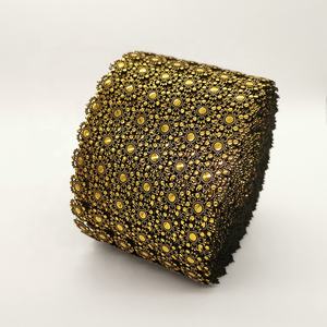 Commercio all'ingrosso 10 Yards Fiore Della Maglia Con Strass Wrap Faux Diamante di trasporto Del Nastro Wrap 6 Righe per decorare torte - Product Image 2