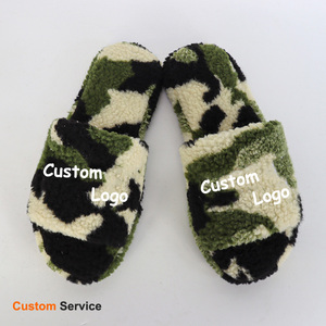 Sandalias de Mujer Personalizadas de Diseñador de Moda, de Piel Sintética Afelpada, Suaves y Esponjosas, Pantuflas de Piel de Oveja para Hombre - Product Image 1