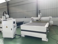 Machine de gravure et de fraisage CNC industrielle robuste à 3 axes avec table à vide pour la fabrication de meubles