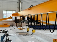 Grue à conteneurs de type SC de 40 à 160 tonnes avec une hauteur de levage de 16 m, une portée de 19,5 m et une puissance de 307 kW pour les applications sidérurgiques et métallurgiques
