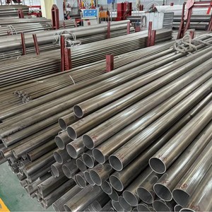 Заводская поставка: Спиральношовная труба из нержавеющей стали 304, стандарт GB, диаметр 300 мм, поверхность 2B, лазерная сварка - Product Image 5