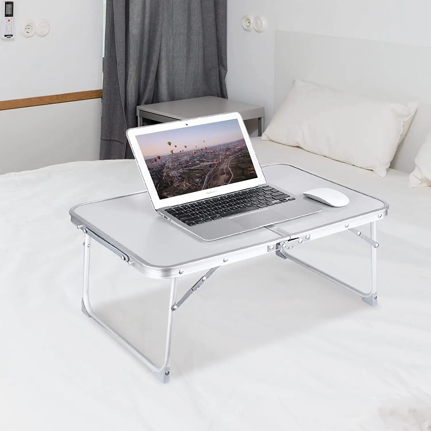 新しいデザインの折りたたみ式ベッドラップトップテーブル折りたたみ式脚付きポータブルミニベッドトレイテーブル