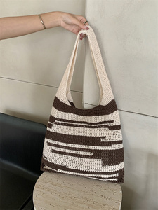 Nouveau sac fourre-tout en tricot épais de style coréen, sac fourre-tout tissé à la main de grande capacité - Product Image 2
