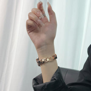 Bracelet en métal à chaîne d'amour à une rangée pour Apple Watch Ultra 42mm 46mm Bracelet en alliage de zinc pour bracelets de montre en métal Iwatch 8/9/10 - Product Image 3