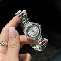 Montre à quartz Scottie 9825 vintage avec cadran romain régulé, bracelet luxueux en acier inoxydable, étanche au quotidien pour femme