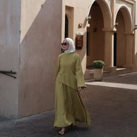 Ensemble 2 Pièces Élégant Personnalisé Musulman pour Femme – Haut Léger & Jupe Longue Coordonnée – Tenues Modestes Arabes de Dubaï Été 2026