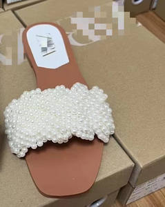 Sandalias de exterior nuevas de primavera para mujer 2025, plataforma plana de cuero de microfibra tejido con perlas blancas, cierre deslizante, tendencia de moda para - Product Image 2