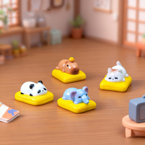 Figurines miniatures de panda, éléphant, chat, capybara, mini-animaux en résine, porte-clés, breloques, décorations pour tableau de bord de voiture - Product Image 1