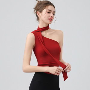 Top adelgazante ajustado de verano para <span class=keywords><strong>mujer</strong></span>, Top Halter de gama alta, <span class=keywords><strong>chaleco</strong></span> <span class=keywords><strong>cruzado</strong></span> sin mangas de punto, logotipo frontal, informal, corto extranjero - Product Image 3