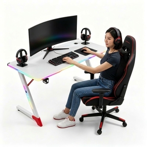 โต๊ะเกมมิ่ง RGB หนา 18 มม. โต๊ะคอมพิวเตอร์ลายคาร์บอนไฟเบอร์ ขาเหล็กทรงตัว Z สถานีอีสปอร์ตพร้อมไฟ LED - Product Image 2