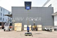 Tour d'éclairage et de vidéosurveillance mobile extérieure 2026 haute luminosité et silencieuse avec bloc d'alimentation solaire efficace pour la construction nocturne