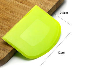 Grattoir <span class=keywords><strong>à</strong></span> <span class=keywords><strong>pâte</strong></span> trapézoïdal <span class=keywords><strong>en</strong></span> plastique vert grattoir <span class=keywords><strong>de</strong></span> bord <span class=keywords><strong>de</strong></span> <span class=keywords><strong>gâteau</strong></span> <span class=keywords><strong>en</strong></span> plastique coupe-<span class=keywords><strong>pâte</strong></span> grattoir beurre crème lisseur - Product Image 3