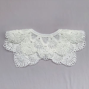 Venta al por mayor Retro Vintage blanco poliéster ahueca hacia fuera desmontable bordado encaje cuello señoras blusa camisa cuello - Product Image 3