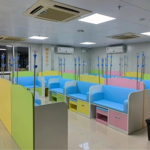 Chaises d'hôpital pour enfants Keming Furniture avec tiroirs, sièges en contreplaqué de bois massif pour cliniques et zones d'infusion - Product Image 2