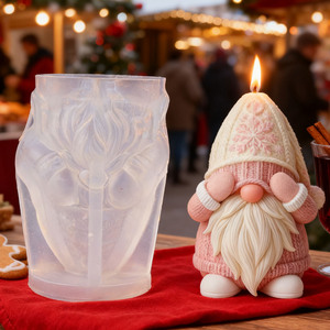 Molde de Silicona HY con Diseño de Santa Claus y Gnomo Navideño para Hacer Jabón, Yeso, Resina y Velas - Product Image 1