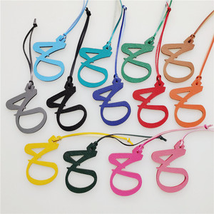 Da saudi bản đồ Bảng chữ cái Ba lô Mặt dây chuyền Keychain Phụ nữ túi quyến rũ treo trang trí Quà tặng khuyến mãi phụ kiện - Product Image 3