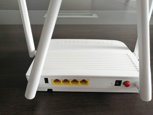 Nouveauté ZIKUN ZC-521 XPON ONU avec 4GE + 2.4G & 5G Dual Band AC WIFI - Product Image 4