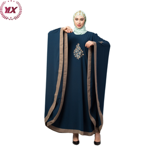 Élégant saoudien modeste longue <span class=keywords><strong>robe</strong></span> de luxe musulman islamique ethnique Abaya femmes brodé Floral mode contraste frontière caftan - Product Image 4